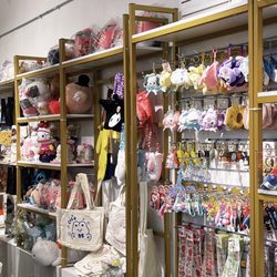 Fanloli Japantown - Inside