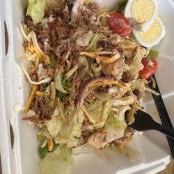 B's Grill - BBQ salad is the BOMB!!!!