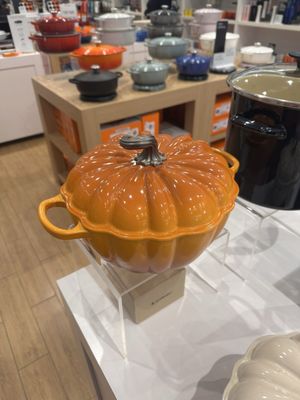 Le Creuset Outlet Store by null