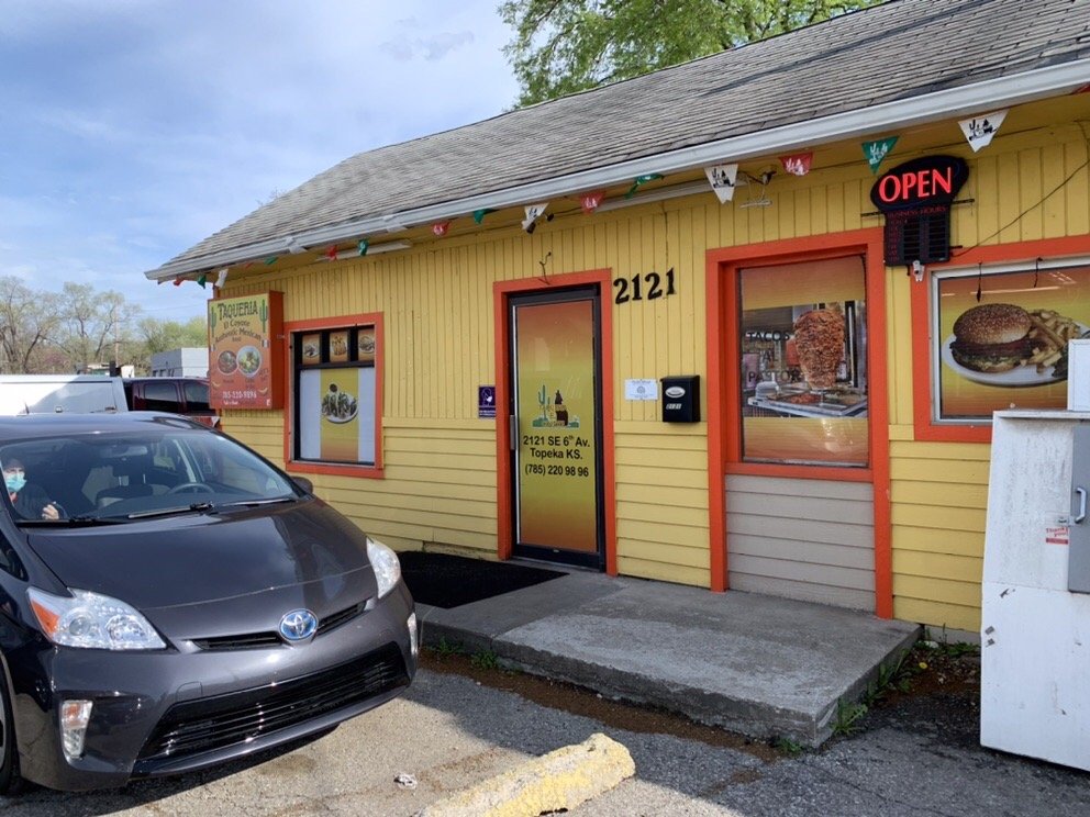 Taqueria El Coyote Logo