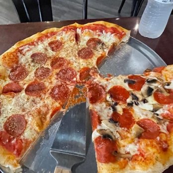 Times Square Pizza Company - Pepperoni & Half with Mushrooms (SO GOOD) - Pizza Near Me - Brandon, Florida Times Square Pizza Company - Pepperoni & Half with Mushrooms (SO GOOD) - Pizza Near Me - Brandon, Florida
