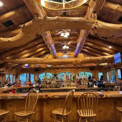 River Walk Pub - Lobby and bar