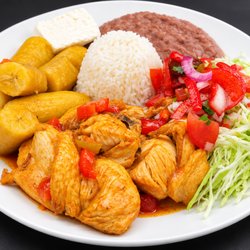 Catracho Restaurant - Pollo Guisado