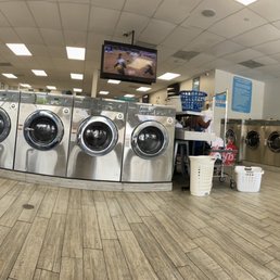 Panoramic shot of Boynton Laundromart!