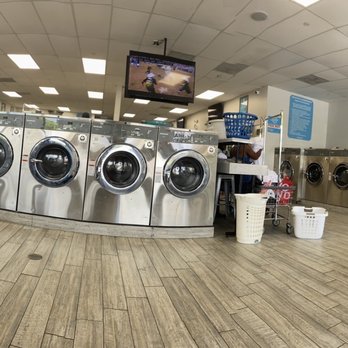 Boynton Laundromart - Panoramic shot of Boynton Laundromart! - Laundromat Near Me - Boynton Beach, Florida