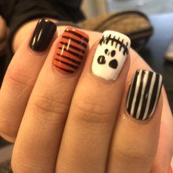 R Nail Spa