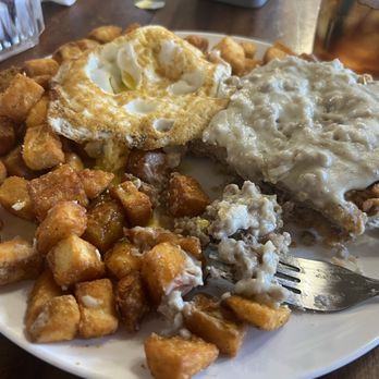 The Farmhouse Cafe - Chicken Fried Steak breakfast - Breakfast & Brunch Near Me - Miles City, Montana The Farmhouse Cafe - Chicken Fried Steak breakfast - Breakfast & Brunch Near Me - Miles City, Montana