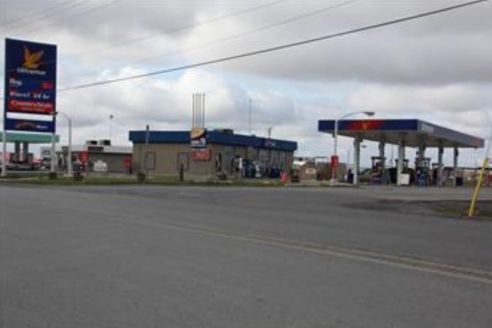 ULTRAMAR Updated September 2024 992 Burton Road at StGuillaume