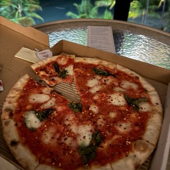 Arancino - Pizza Margherita - Italian Near Me - Honolulu, Hawaii