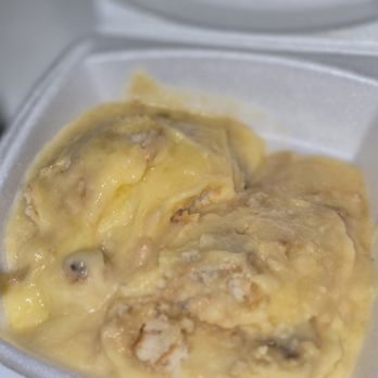 Bennett's Pit Bar-B-Que - banana pudding - Barbeque Near Me - Pigeon Forge, Tennessee
