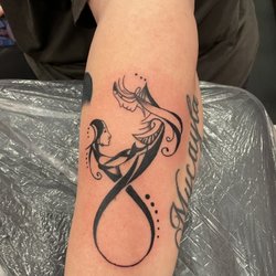 Boomerangs Beauty Bar - Mother daughter tattoo