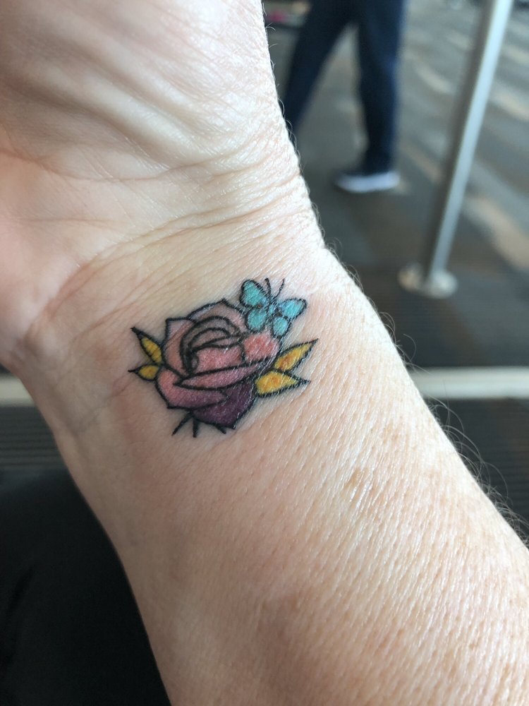 TWIST TATTOO 68 Photos & 20 Reviews Piercing 38 C E Hollis St