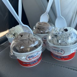 Scoopalicious - 4 small ice cream cups: Cappuccino Crunch (Left), Chocolate (Middle), Cookies & Cream (right)