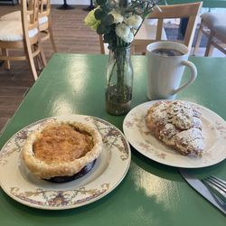 Bravo Bakeshop - Look at the antique dessert plates!