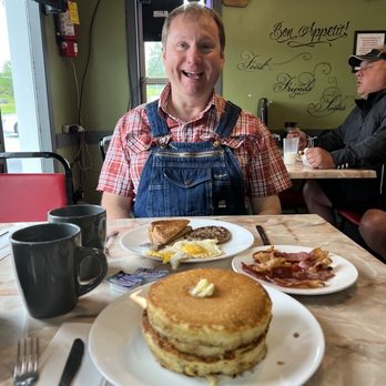 Lil Black Bear Cafe - Hot Golden Pancakes, 2 Eggs with Sausage, and side bacon - Sandwiches Near Me - Pigeon Forge, Tennessee Lil Black Bear Cafe - Hot Golden Pancakes, 2 Eggs with Sausage, and side bacon - Sandwiches Near Me - Pigeon Forge, Tennessee