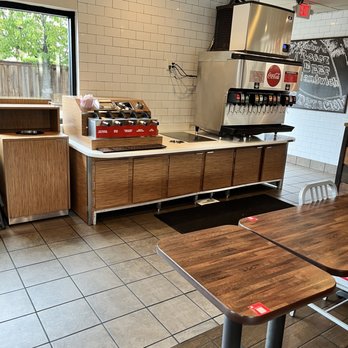 Arby's - Clean and organized - Fast Food Near Me - Fairfield, California