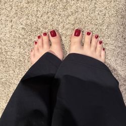 Nails R Us - Gel pedicure