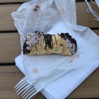Mike's Pastry - Bakeries Near Me - Somerville, Massachusetts