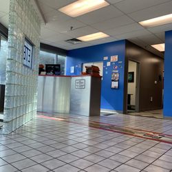 Edward's Transmissions+ Auto Systems Expert - Speedway - Lobby