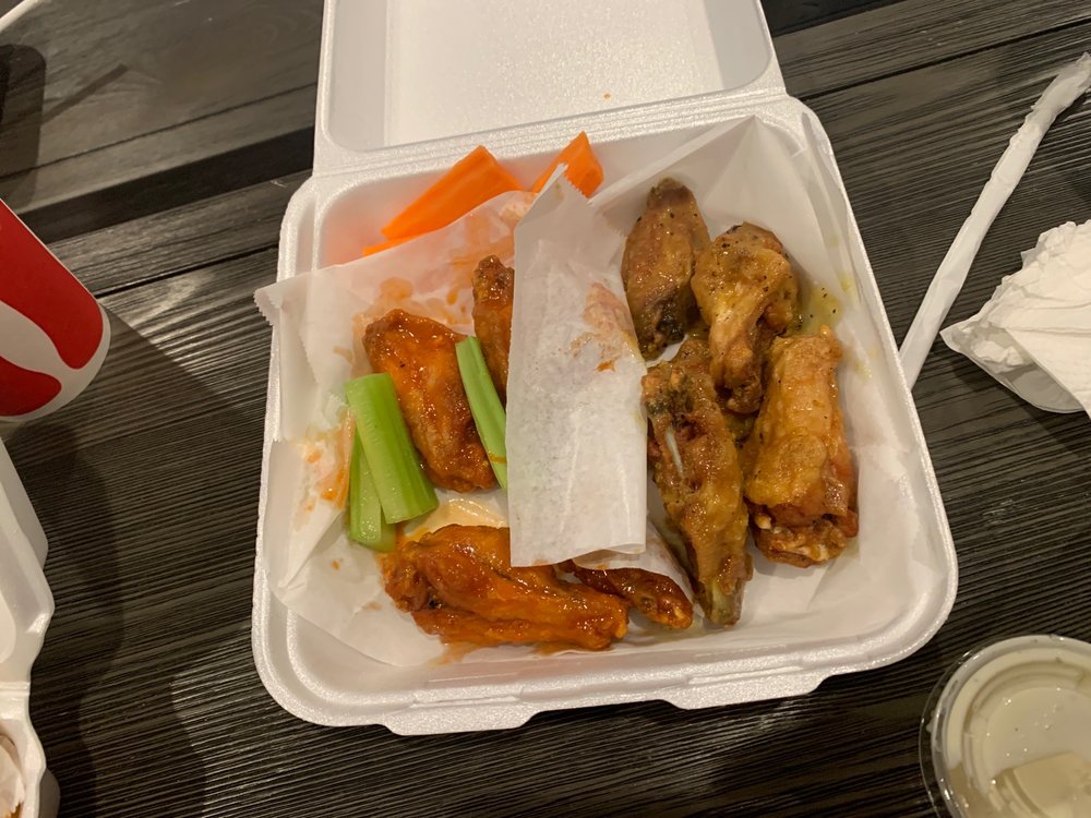 AMERICAN DELI Updated May 2024 193 Photos & 289 Reviews 425 E