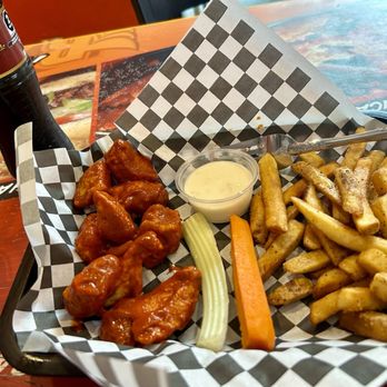 Buffalucas - Boneless combo - Fast Food Near Me - México, D.F., DIF Buffalucas - Boneless combo - Fast Food Near Me - México, D.F., DIF