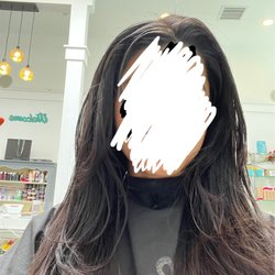 Maxi Hair Salon - These pictures are the finished product of a blowout that I asked for.