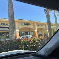 Kings Health Mart Pharmacy - Exterior
