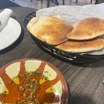 Alloush Grill - Delicious pita & oil to start - Mediterranean Near Me - Livonia, Michigan