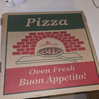 Nino's Pizzeria - Pizza Near Me - Maplewood, Minnesota Nino's Pizzeria - Pizza Near Me - Maplewood, Minnesota