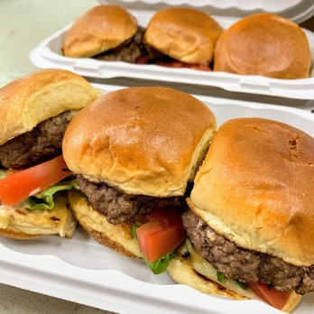 Fete - Burger Sliders - New American Near Me - Honolulu, Hawaii