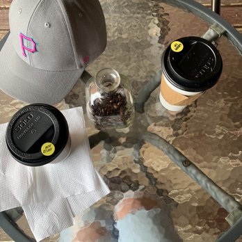 802 Bean Company - Back outside, outdoor patio seating - Coffee & Tea Near Me - Pittsburgh, Pennsylvania