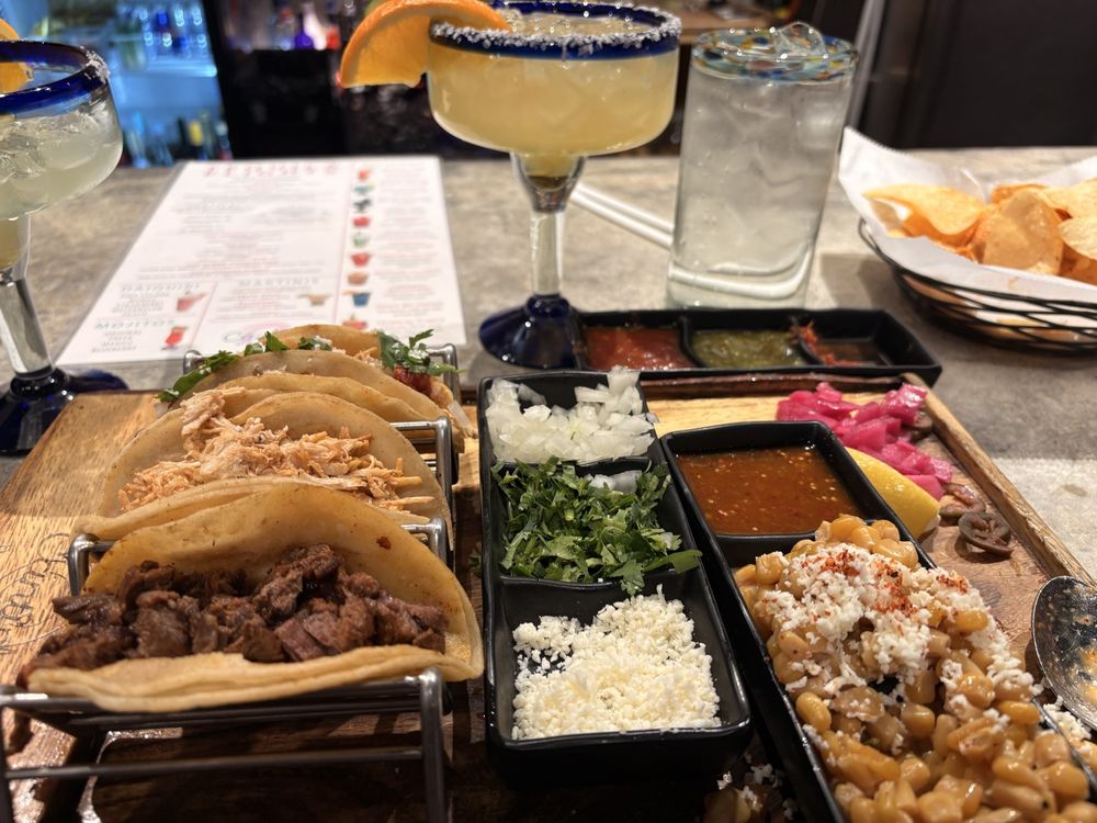 Lamar Taco Shop Logo