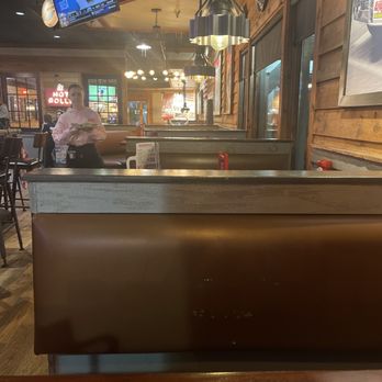 Logan's Roadhouse - Clean and friendly dining room - Barbeque Near Me - Cookeville, Tennessee Logan's Roadhouse - Clean and friendly dining room - Barbeque Near Me - Cookeville, Tennessee