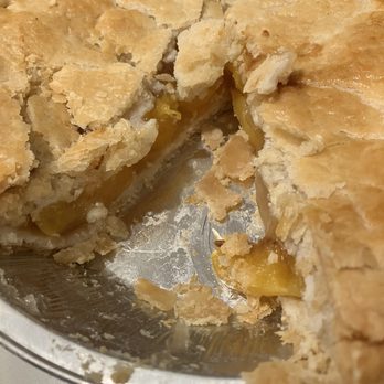 Heidi's Pies Restaurant - A sliced peach pie. - American Near Me - San Mateo, California Heidi's Pies Restaurant - A sliced peach pie. - American Near Me - San Mateo, California