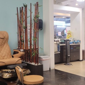 Mani Pedi Spa - Attractive decor Relaxing massage chairs - Eyelash Service Near Me - Honolulu, Hawaii Mani Pedi Spa - Attractive decor Relaxing massage chairs - Eyelash Service Near Me - Honolulu, Hawaii