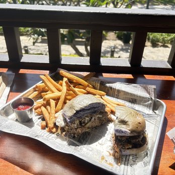 Lulu's Waikiki - Pulled pork - Burgers Near Me - Honolulu, Hawaii Lulu's Waikiki - Pulled pork - Burgers Near Me - Honolulu, Hawaii
