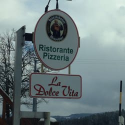 La Dolce Vita - Schild an der Straße