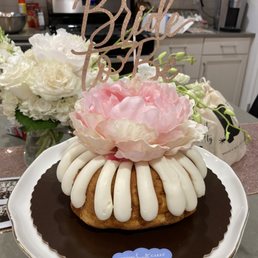 White Chocolate Raspberry Cake