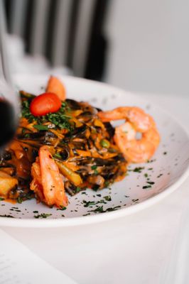 Photo of Pacino's - Chicago, IL, US. Linguini Neri Con Capesante