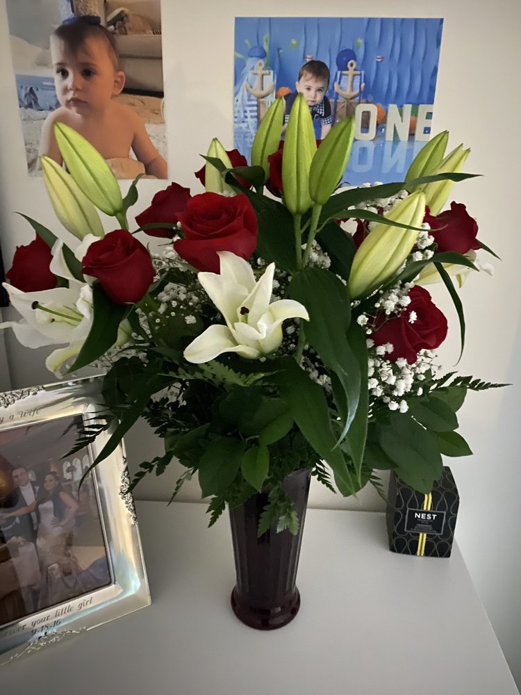 FLOWERS BY BERNARD Updated May 2024 45 Photos & 29 Reviews 1439