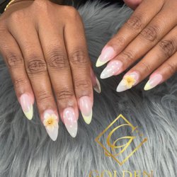 Golden Nail Bar