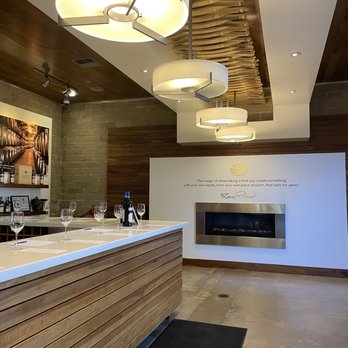 Rombauer Vineyards - Wine Tasting Room Near Me - Plymouth, California