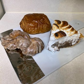 Sweet Mary's Bakery - Chocolate Croissant, Vanilla Cruller, S'mores Pie - Bakeries Near Me - Akron, Ohio Sweet Mary's Bakery - Chocolate Croissant, Vanilla Cruller, S'mores Pie - Bakeries Near Me - Akron, Ohio