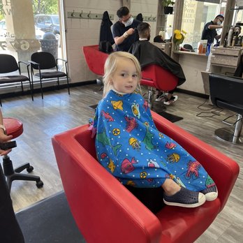 Le Cuts - Hair Salons Near Me - Concord, California