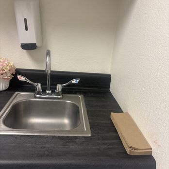 DR Mike's Medical Clinic - Paper towels! - Walk-in Clinics Near Me - Apple Valley, California DR Mike's Medical Clinic - Paper towels! - Walk-in Clinics Near Me - Apple Valley, California