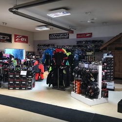 Center Point Performance - Huge Showroom