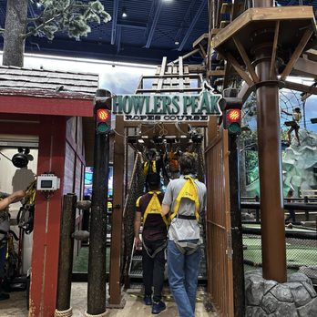 Great Wolf Lodge - Manteca - Adventure rope course - Resorts Near Me - Manteca, California