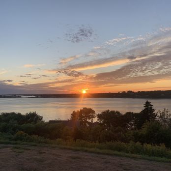 Log Cabin Island Inn - Another amazing sunset. - Bed & Breakfast Near Me - Bailey Island, Maine Log Cabin Island Inn - Another amazing sunset. - Bed & Breakfast Near Me - Bailey Island, Maine
