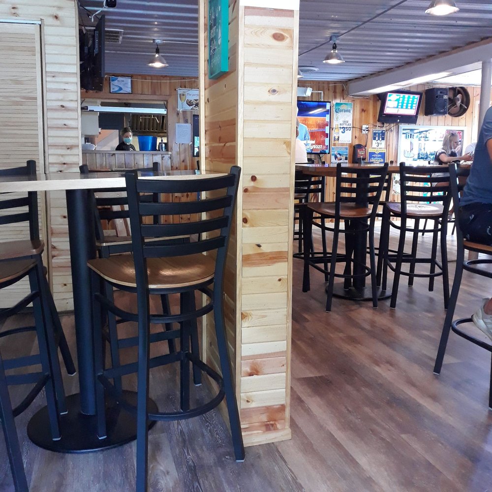 Lakeview Inn - Interior of the bar/restaurant. - Pubs Near Me - Dowagiac, Michigan Lakeview Inn - Interior of the bar/restaurant. - Pubs Near Me - Dowagiac, Michigan