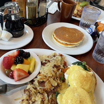 Cozy Corner - Logan Square - Florentine & Feta Cheese Benedict - Diners Near Me - Chicago, Illinois Cozy Corner - Logan Square - Florentine & Feta Cheese Benedict - Diners Near Me - Chicago, Illinois